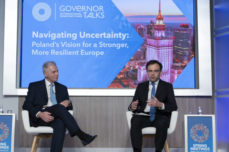 EÚ a USA musia rokovať o dohode, vyzýva šéf Medzinárodného menového fondu