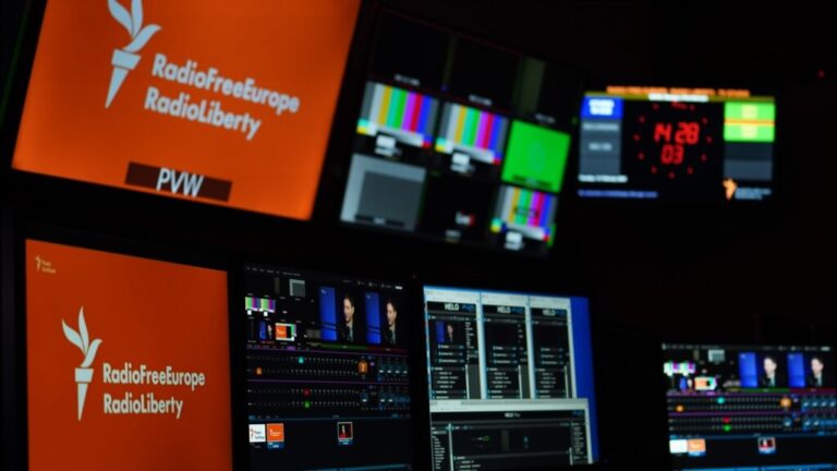 EÚ a Švédsko zachraňujú Rádio Slobodná Európa pred kolapsom