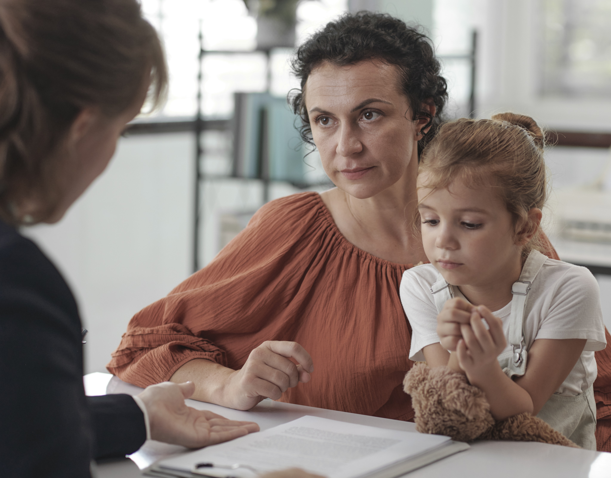 Pediatri aj učitelia varujú pred novými ospravedlnenkami: Byrokracia na úkor detí