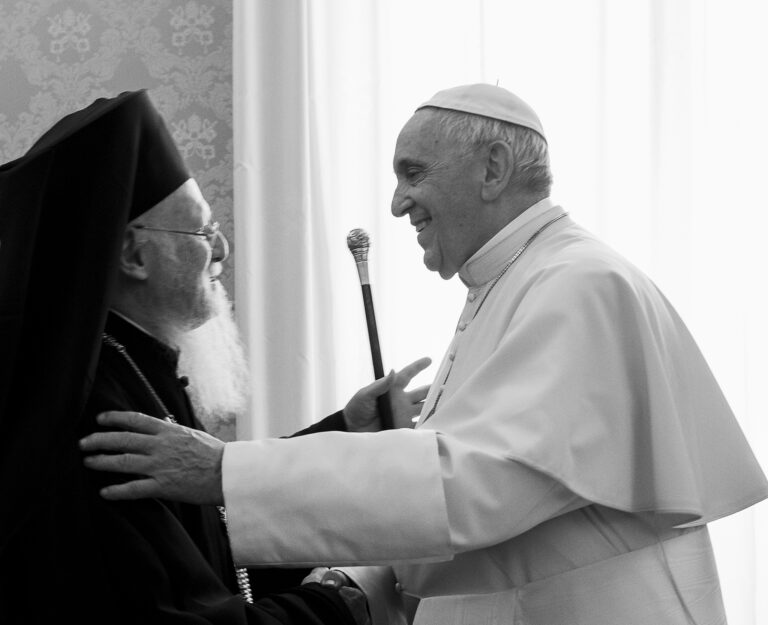 Pápež František sa stretáva s konštantínopolským arcibiskupom a ekumenickým patriarchom Bartolomejom. Foto: Alessandra Benedetti - Corbis/Corbis via Getty Images