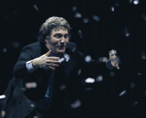 Argentínčania prekvapili a dali Mileiovi druhú šancu