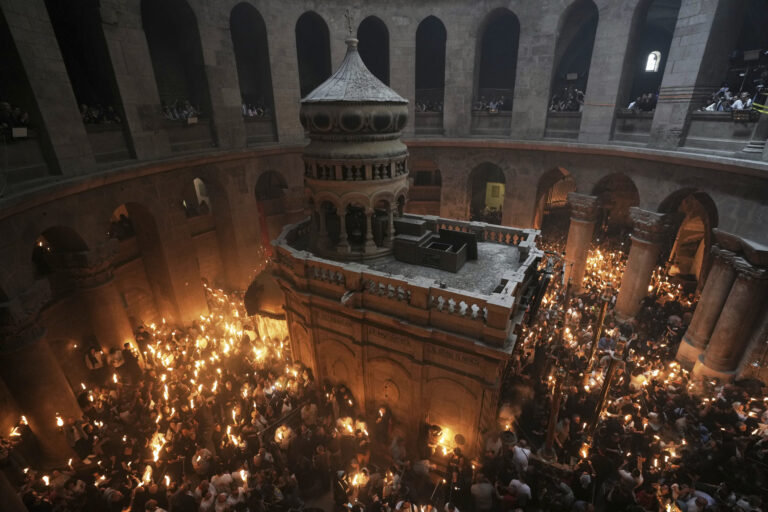 Dve ženy v Jeruzaleme našli otvorený hrob, oslavujú ho dve miliardy ľudí