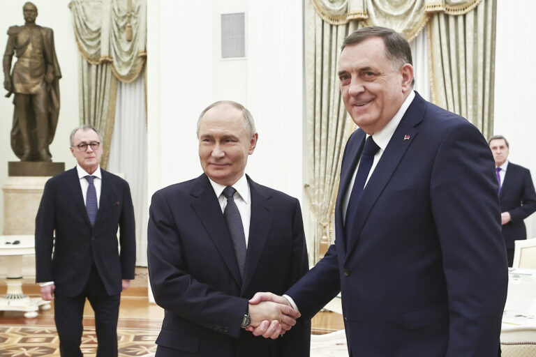 Vladimir Putin a Milorad Dodik FOTO: TASR (Mikhail Tereshchenko, Sputnik, Kremlin Pool Photo via AP