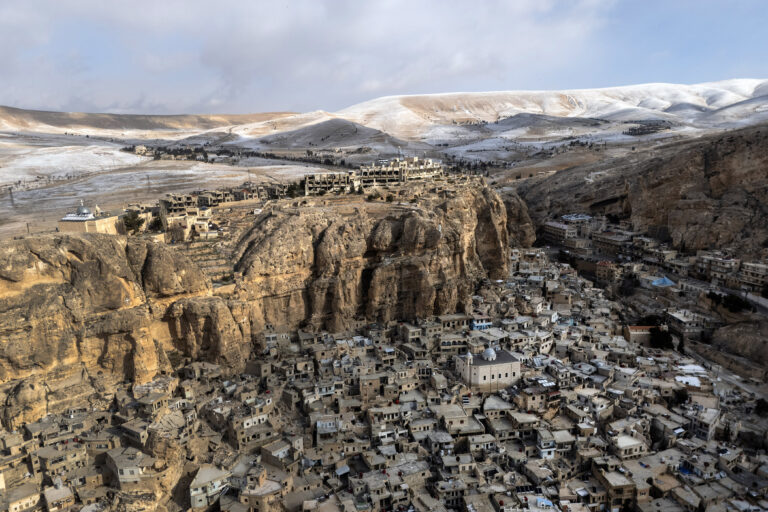 Horské mestečko Maaloula v Sýrii, v ktorom už dlho žijú prevažne kresťania. Foto: David Guttenfelder/New York Times
