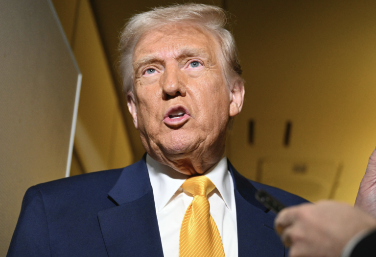 Trump zo začiatku vojny na Ukrajine viní Zelenského a Bidena