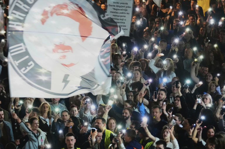 Srbskí študenti: Verejnoprávne médiá nás ignorujú, blokáda bude trvať