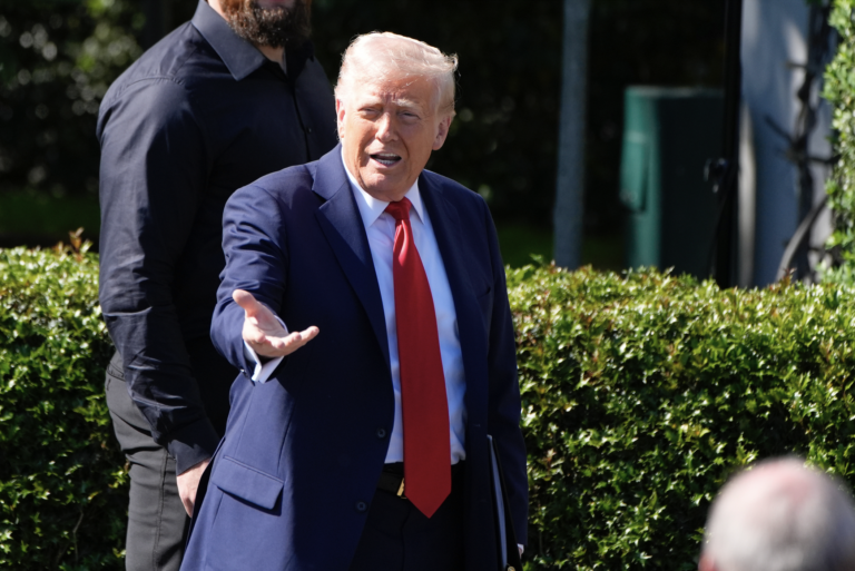 Trump zmierňuje automobilové clá, chce podporiť domácu výrobu