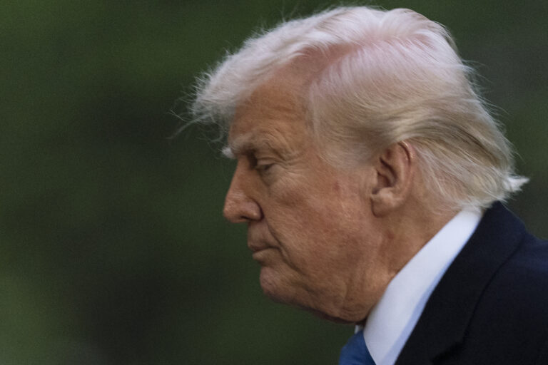 Prezident USA údajne predĺžil sankcie voči Rusku zavedené Bidenom