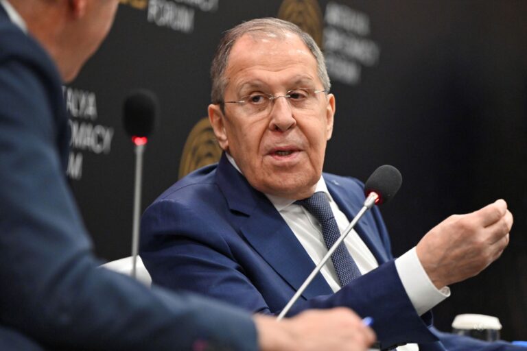 Lavrov: Zvýšenie výdavkov NATO môže Alianciu rozložiť zvnútra