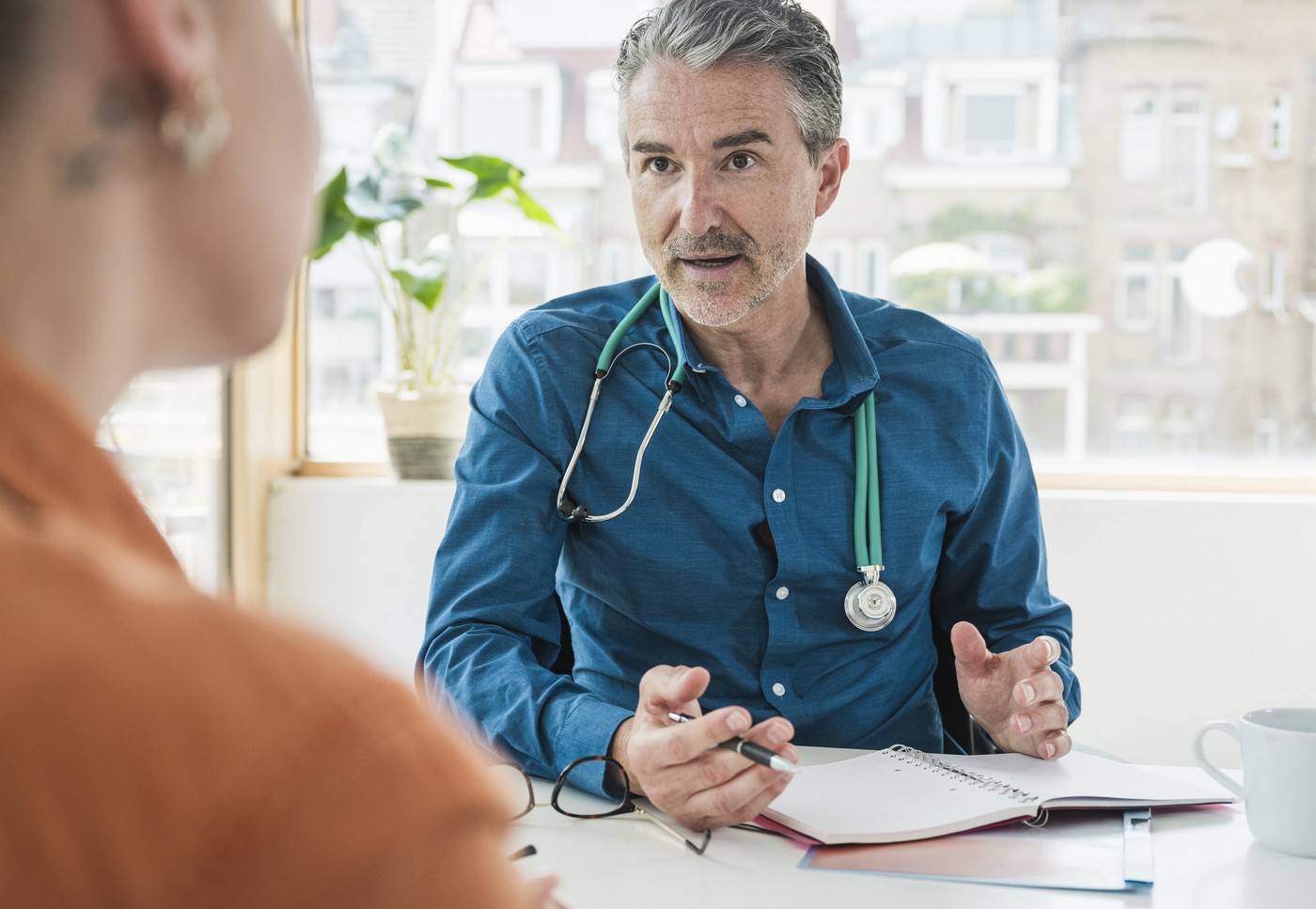 Zdravotníctvo len pre bohatých? Nelegálne poplatky u lekárov sú opäť na pretrase