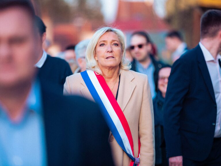 Strana Marine Le Penovej čelí vyšetrovaniu pre sporné pôžičky