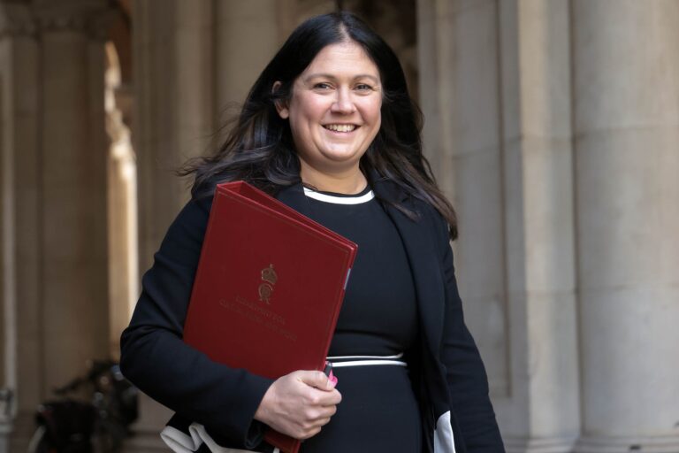 Británia odmieta upraviť zákon o online bezpečnosti len pre obchod s USA