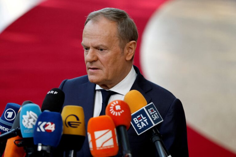 Donald Tusk predstavil vládu po rekonštrukcii s menším počtom rezortov