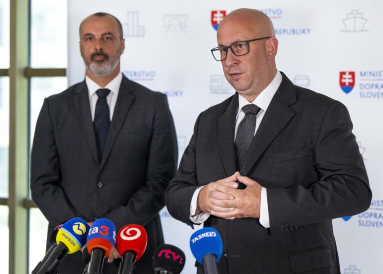 Alexander Sako odstupuje z vedenia ŽSR, dôvodom sú politické tlaky