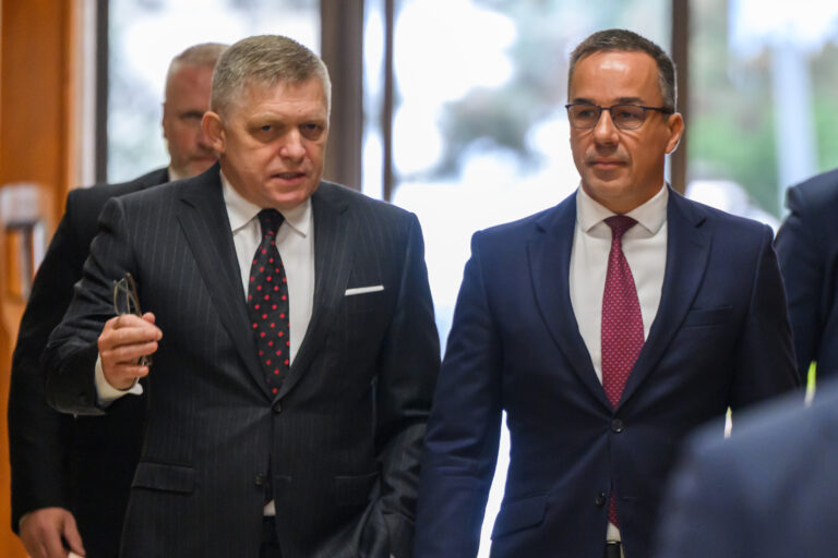 Robert Fico a Erik Tomáš. Foto: Jaroslav Novák/TASR