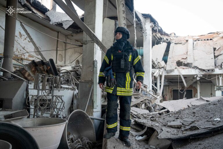 Moskva tvrdí, že prímerie platí, Kyjev hlási nové útoky