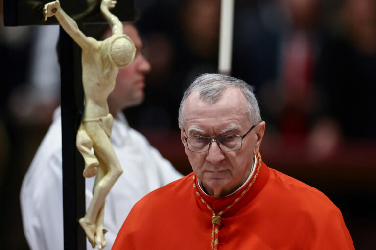 Kardinál Parolin obvinil Izrael z „pokračujúceho masakru“ v Gaze