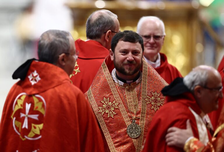 Kardinál Byčok: Voľba pápeža bola vrcholom môjho života, iná ako film Konkláve