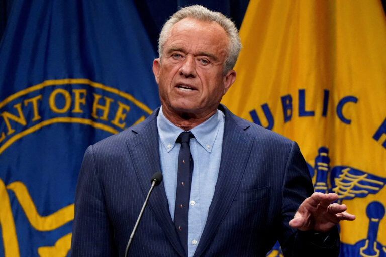 Kennedy: Podpora USA pre vakcinačné aliancie končí, kým sa nezmenia pravidlá