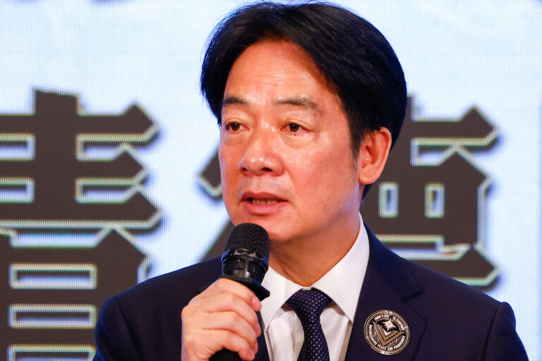 Čína otvorila ďalšiu leteckú trasu blízko Taiwanu, Taipei protestuje