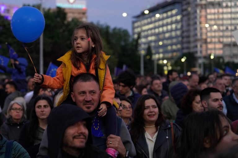 Rumunsko pred voľbami rozdeľuje postoj k Ukrajine a EÚ integrácii