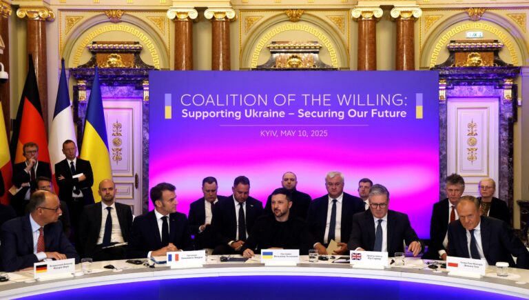 Zelenskyj a lídri EÚ telefonovali s Trumpom. Začne sa prímerie v pondelok?