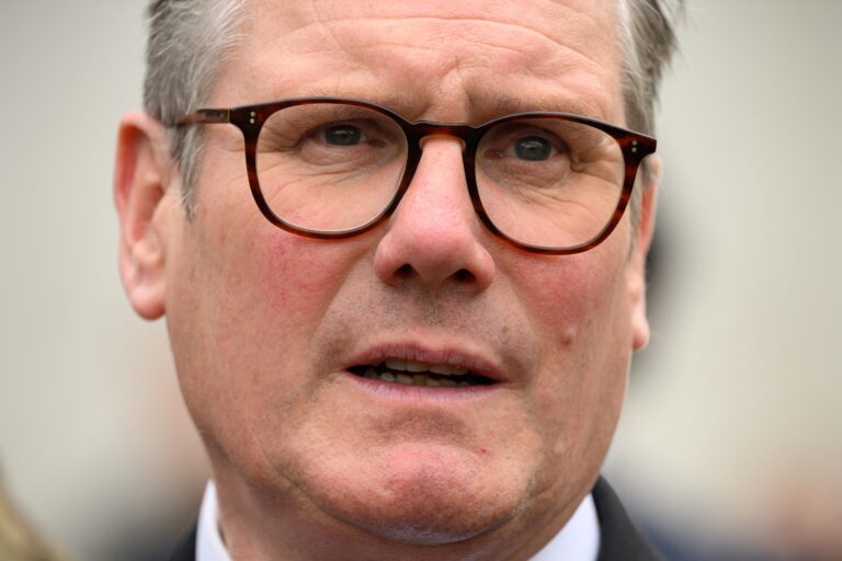 Irán podľa Starmera ohrozuje medzinárodnú bezpečnosť