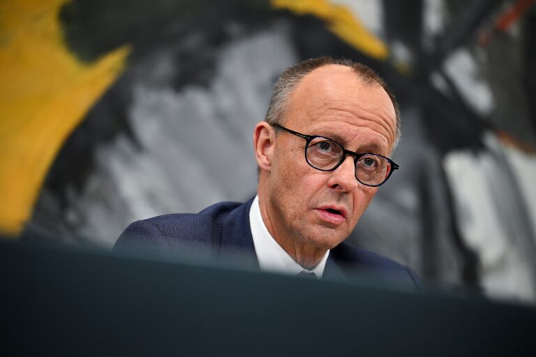 Merz chce na samite G7 dohodu k Iránu: žiadne jadrové zbrane