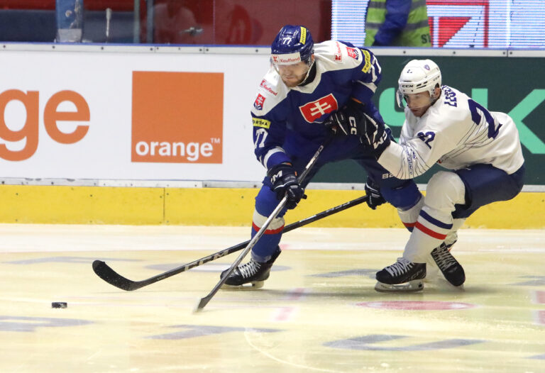 Slováci v príprave na hokejové MS porazili Francúzov 8:1