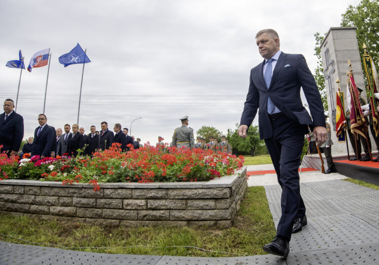 Slováci veria Únii viac než vlastným politikom, ukázal Eurobarometer