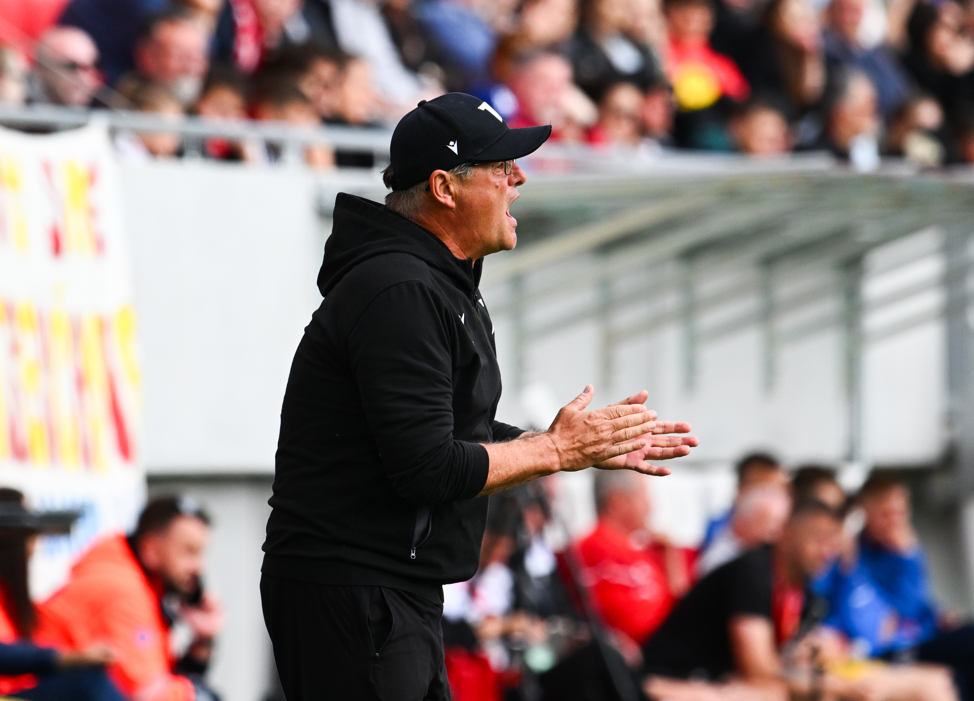 Galád bol opäť úspešný, Trenčín zostáva v najvyššej súťaži