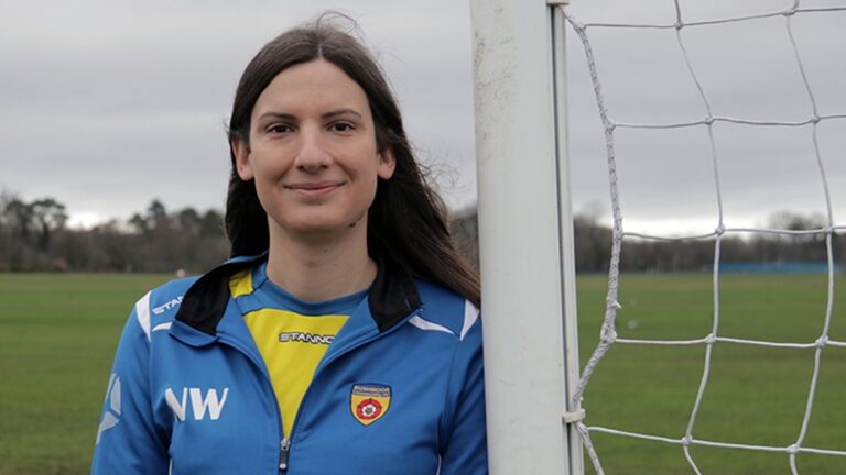 Transženy nesmú hrať ženský futbal v Anglicku, rozhodla Futbalová asociácia