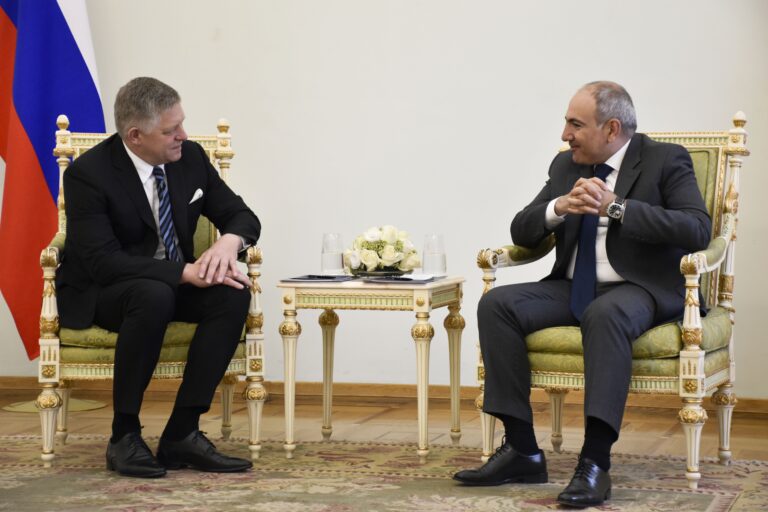 Fico podporil užšie vzťahy Arménska s Úniou a jadrovú spoluprácu