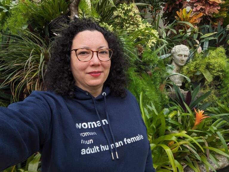 Britskí štátni zamestnanci odmietli nariadenie súdu o „transgender“ ľuďoch