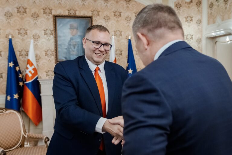 Systém výnimiek na lieky podľa ombudsmana porušuje práva pacientov, Fico sľubuje riešenie