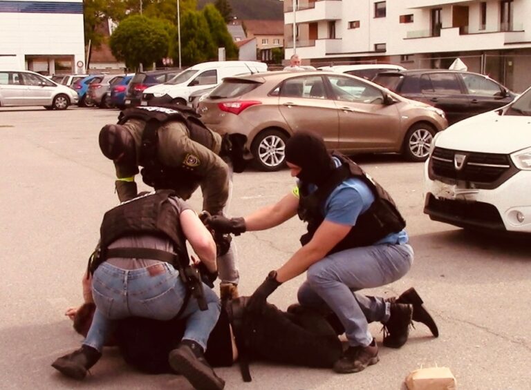 Starosta žiadal 80-tisíc za zmenu územného plánu, polícia ho chytila pri čine