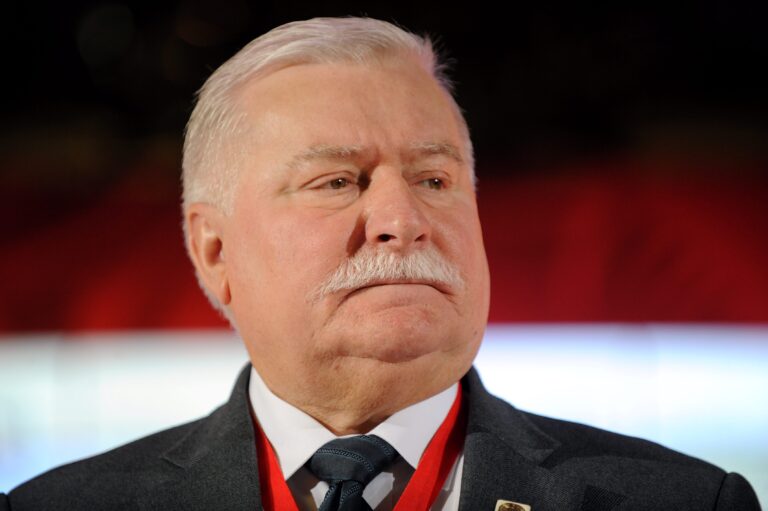 Poľský exprezident: Orbán ma sklamal. To, čo robí teraz, sa mi nepáči