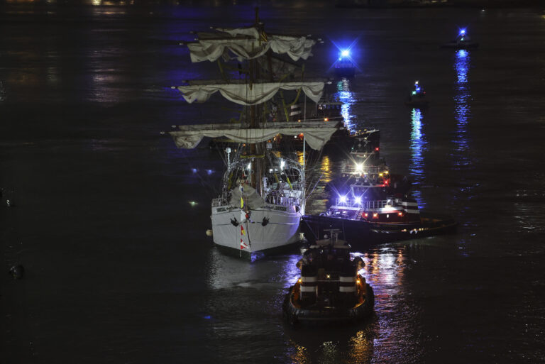 Mexické námorníctvo vyšetruje tragickú zrážku pri Brooklynskom moste