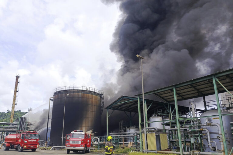 Najväčšia rafinéria Ekvádoru musela odstaviť prevádzku kvôli požiaru