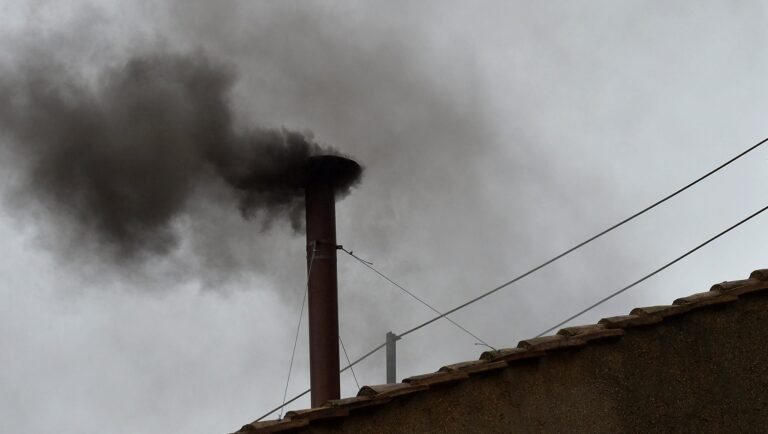 Pápeža sa na prvý pokus nepodarilo zvoliť