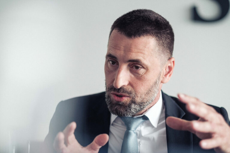 Opoziční poslanci varujú: Plošné energodotácie brzdia reformy a rozvoj