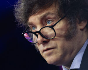 Argentínske peso je konečne voľné, no vyhraté ešte nemá