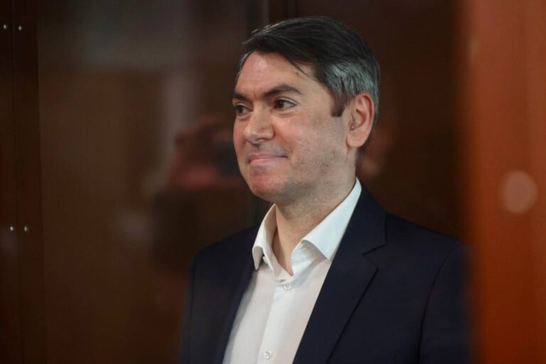 Ruská prokuratúra žiada šesť rokov väzenia pre šéfa volebnej organizácie Golos