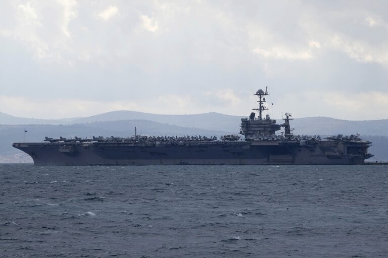 Lietadlová loď USS Truman prišla pri Jemene už o druhú stíhačku za týždeň