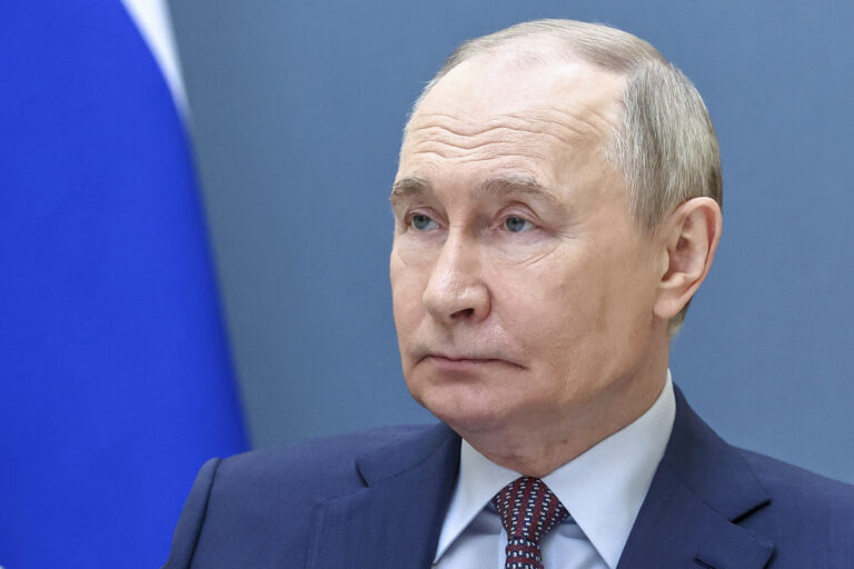 Putin: Vyzbrojovanie NATO nie je pre Rusko hrozbou, útok na Európu je mýtus