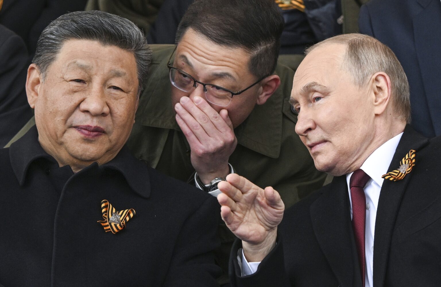 Si Ťin-pching s Vladimirom Putinom. Foto: TASR/AP