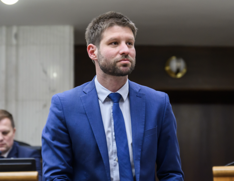 Šimečka vyzval Fica, aby stiahol ústavnú novelu, o ktorej sa hlasuje v utorok