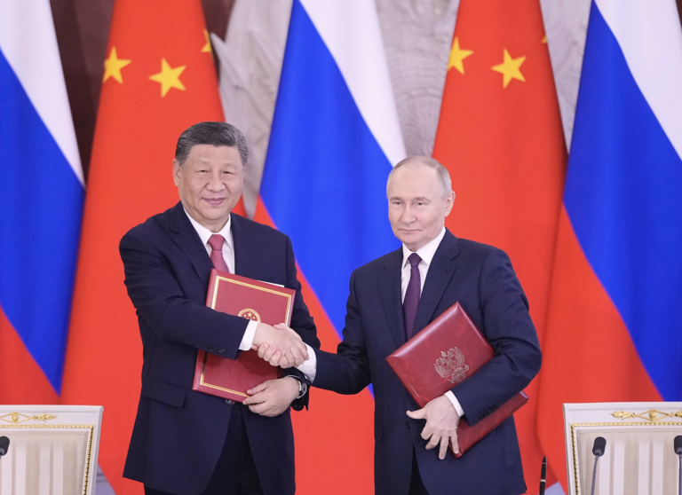 Putin a Si: Ukrajinskú vojnu treba riešiť odstraňovaním príčin