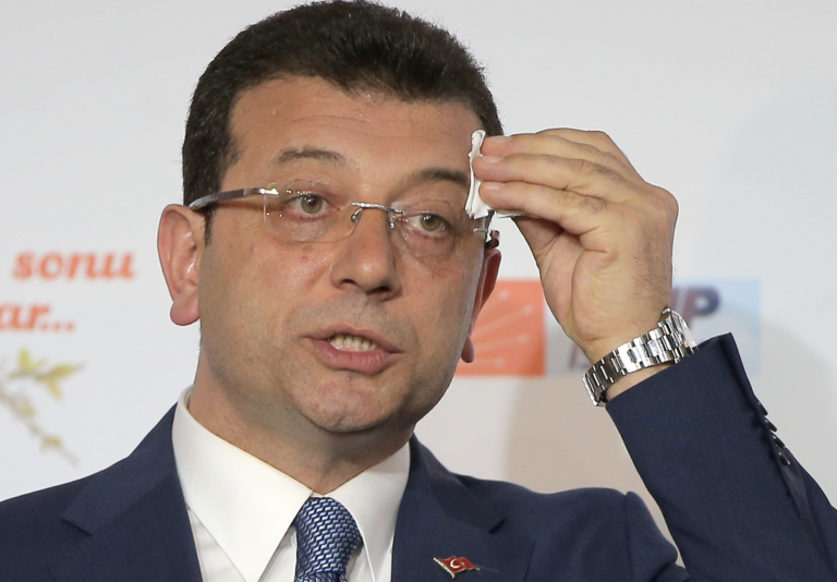 Imamoglu vo väzbe, jeho účet na X zablokovali pre „národnú bezpečnosť“