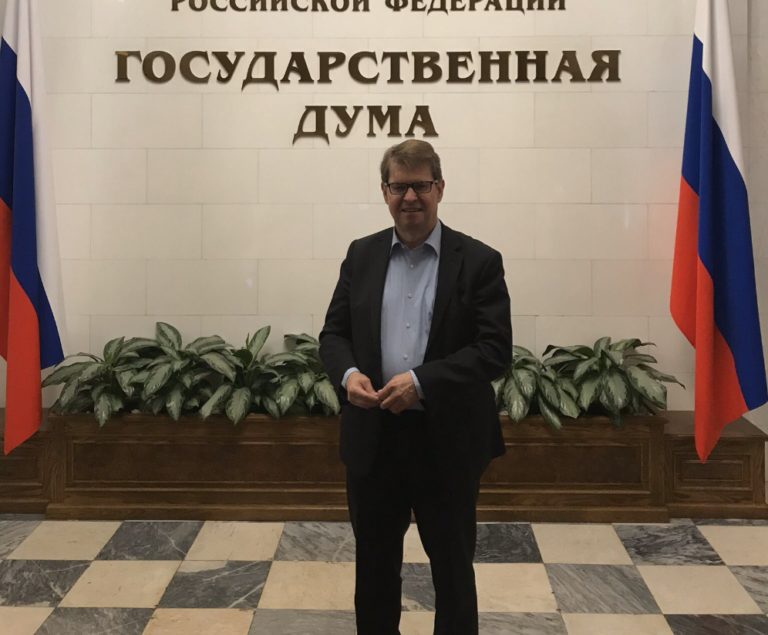 Poslanec SPD čelí kritike: Stretol sa s expremiérom Ruska aj šéfom dozornej rady Gazpromu